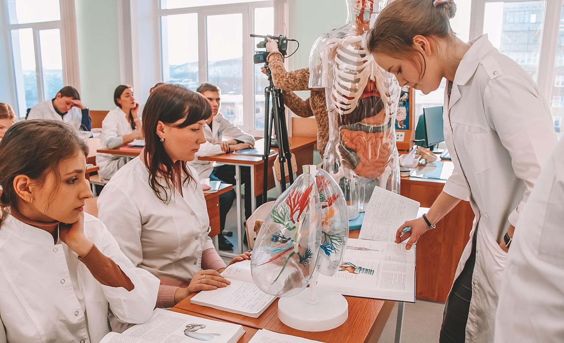 Студенты медицинской специальности